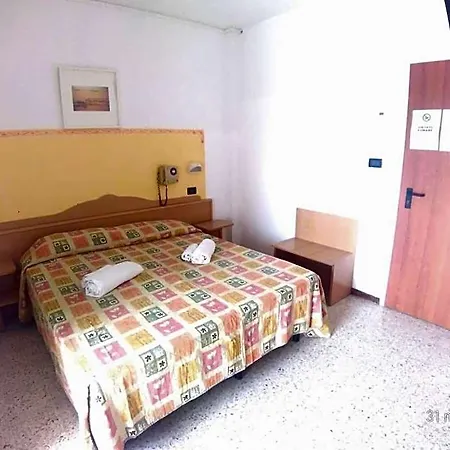 Rosy Szálloda 2*