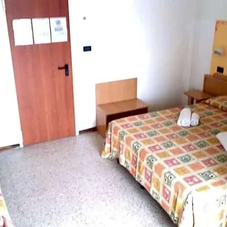 Szálloda Rosy 2*